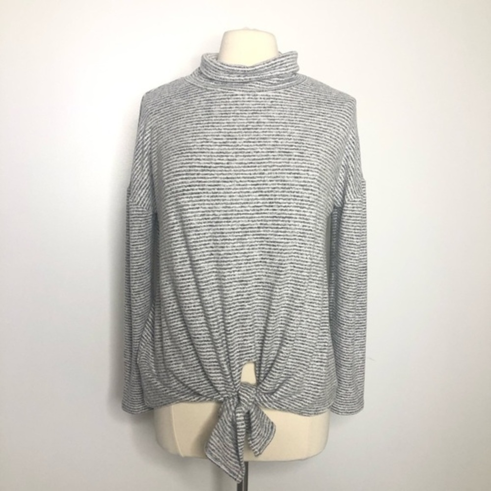 Lou & Grey gray & white striped super soft cozy knit tie front top, size small